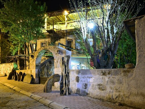 Garden of Cappadocia, Забронировать Отель Отели Учхисар с парковкой, рядом с Крепость Учхисар, Парковка