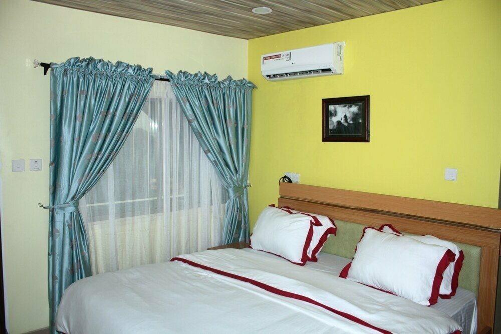 Echo Spring Hotel