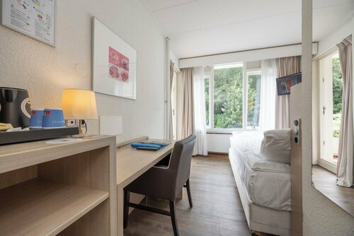 Fletcher Hotel Restaurant De Witte Raaf, Book Hotel Hoteller i Zuid-Holland med parkering, Parkering