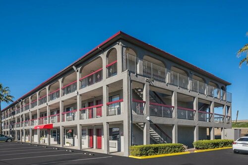 Red Roof Inn Stockton, Reserva ahora Hotel Hoteles en Stockton con aparcamiento, Aparcamiento