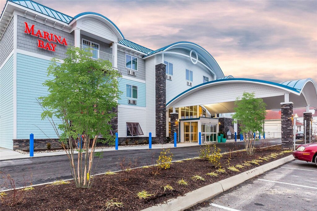 Marina Bay Hotel & Suites Chincoteague