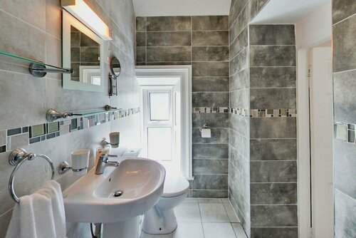 Robin Hill House Heritage Guest House, Buchen Sie Bed & Breakfast Cobh, Irland 