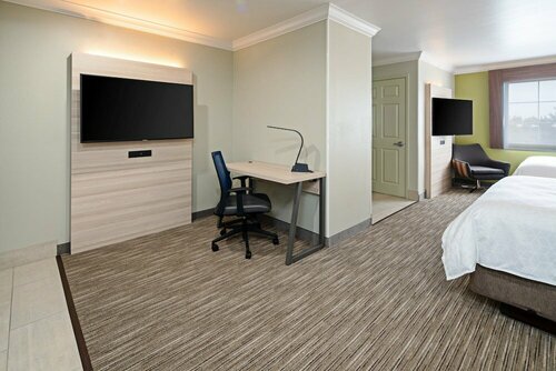 Holiday Inn Express & Suites Watsonville by IHG, Забронировать Отель Отели и гостиницы Уотсонвилл, Отель