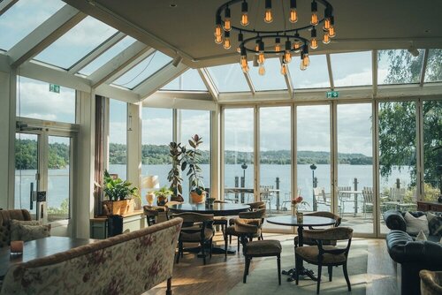 Hällsnäs Hotell & Restaurang, Забронировать Отель Мёльнлюкке Вестра-Гёталанд
