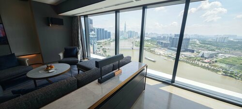 Hilton Saigon, Забронировать Отель Отели Хошимина с парковкой, рядом с Saigon River Tunnel, Парковка