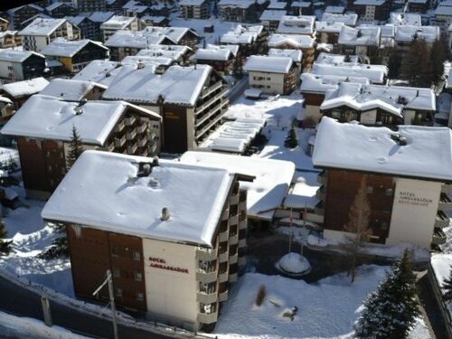 Hotel Ambassador Zermatt, Buchen Sie Hotel Hotels mit Pool in Zermatt, Schwimmbad
