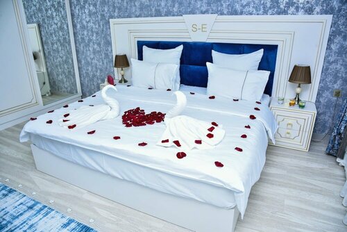 Supreme Hotel Baku, Забронировать Отель Баку Азербайджан, рядом с Станция метро Qara Qarayev