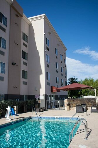 Comfort Suites El Paso Airport, Varaa Hotelli El Paso 