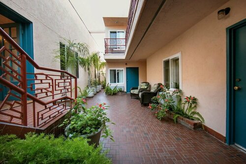 Hotel Mac Rae, Забронировать Отель Отели Авалон с завтраком, рядом с Catalina Island Medical Center, Завтраки