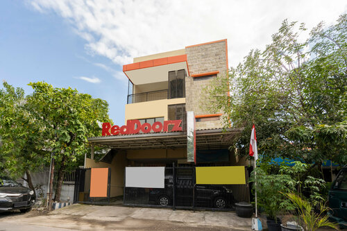 RedDoorz Syariah near Airlangga University Campus B, Брондау Гостьхаус Surabaya қаласындағы қонақ үйлер, Гостьхаус