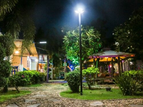 Отель The Light House Resort - Kohlarn, Забронировать Курортный отель Бангламунг 