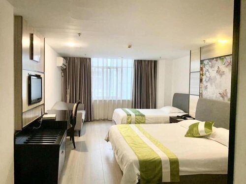 GreenTree Inn Taicang Baolong Square Hotel, Rezerwuj Hotel Hotele w Zhoujiating z Parkingiem, Parking