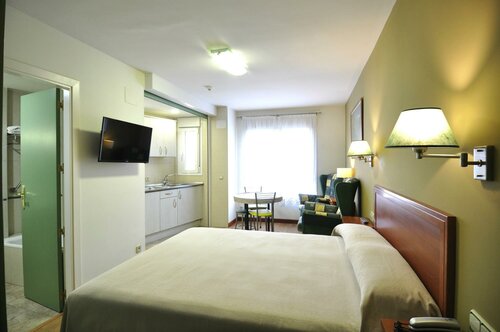 Hotel Apartamentos Aralso, Забронировать Отель Сеговия Кастилия и Леон, рядом с San Antonio el Real Monastery