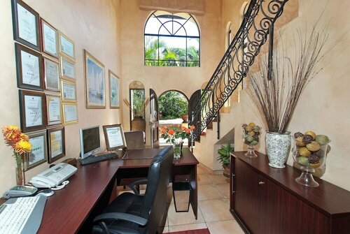 Anchor's Rest Guesthouse and Self Catering, Забронировать Гостевой дом Умхланга Durban North Coast