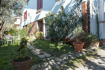 La Casa Del Pittore, Забронировать Отель Отели в центре Лукки, в центре, Парковка