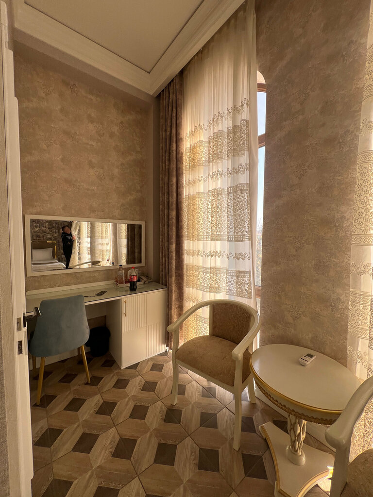 Ayniy Hotel