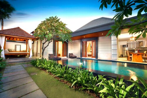 The Banyumas Suite Villa Legian, Забронировать Вилла Отели Легиан 4 звезды, 4*
