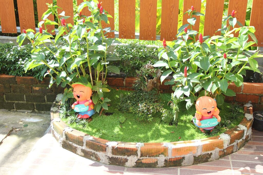 N. D. Place Lanta