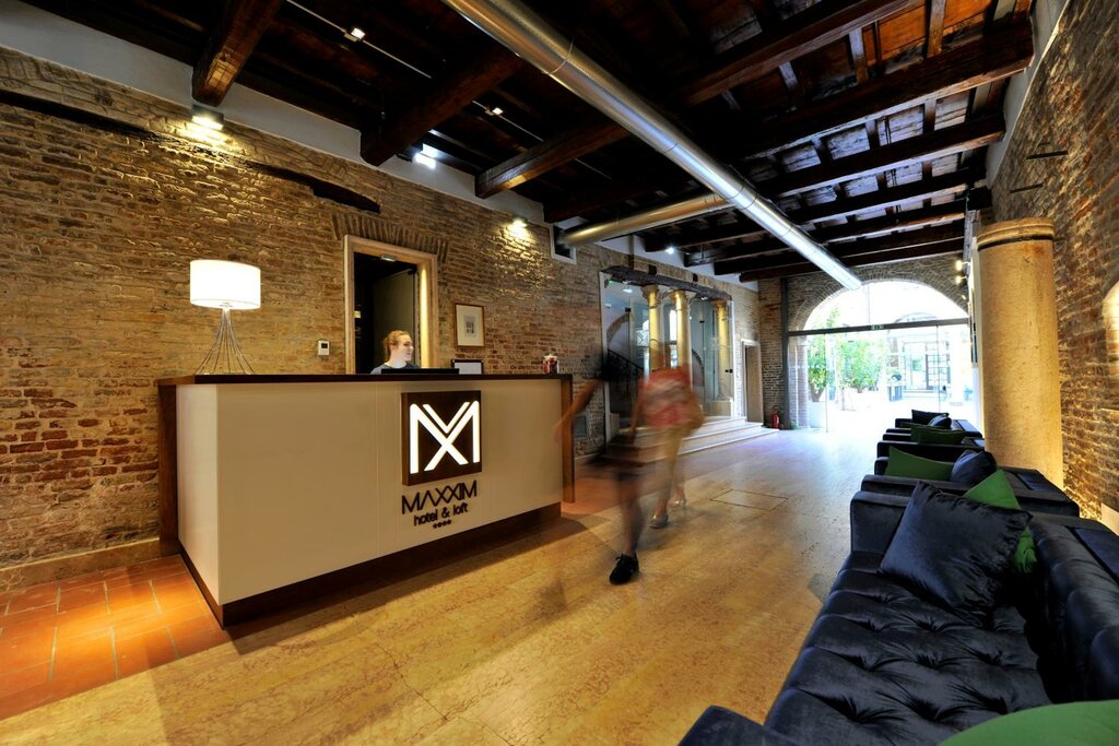 Maxxim Hotel & Loft