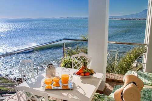 185 on BEACH Boutique Suites, Забронировать Бутик-отель Гордонс-Бей Helderberg