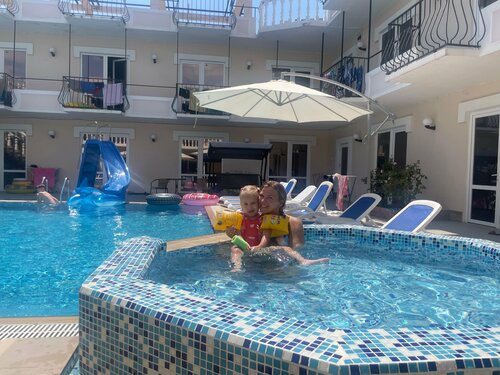 Akvamarin, Prenota Affittacamere Hotel a Crimea con piscina, Piscina