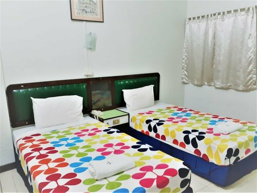 Singapore Hotel, Забронировать Отель Hat Yai Downtown 