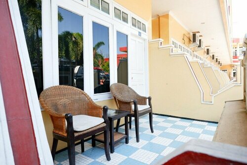 RedDoorz Plus near Stadion Wijaya Kusuma, Prenota Affittacamere Cilacap Central Java