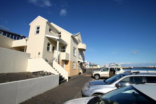 Guesthouse Hvammur by the Harbour, Забронировать Гостевой дом Хёбн 