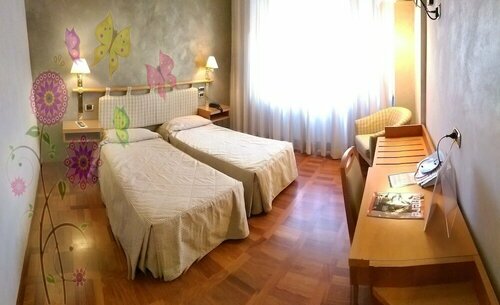 Hotel Meeting, Boek Hotel Hotels in Lazio met parkeren, Parkeren