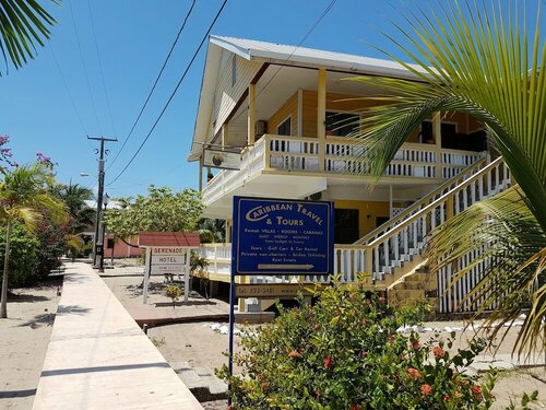 Serenade Hotel, Забронировать Отель Отели Пласенсия 3 звезды, 3*