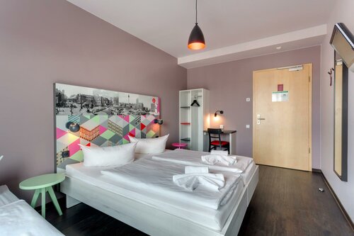 MEININGER Hotel Berlin Prenzlauer Berg, Rezervați Hotel Pankow Berlin, aproape de Volksbühne Berlin