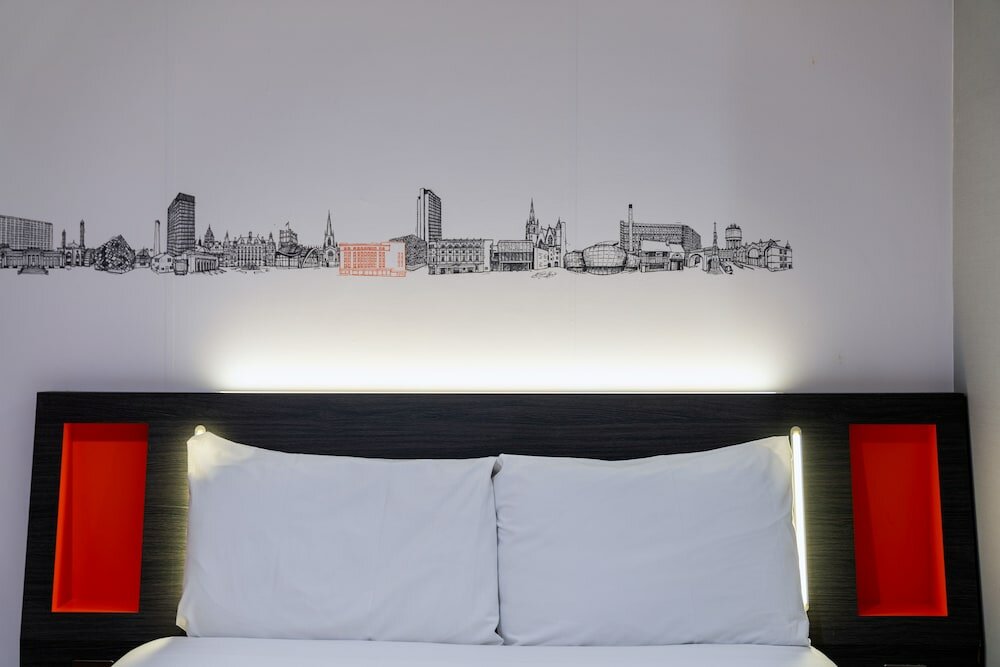 Easyhotel