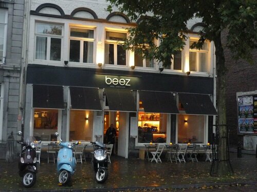 Hotel Beez, Забронировать Отель Босстраатквартир 