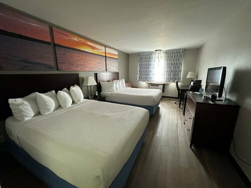Days Inn & Suites by Wyndham Stevens Point, Rezerwuj Hotel Stevens Point Wisconsin, w pobliżu Pole golfowe Sentryworld