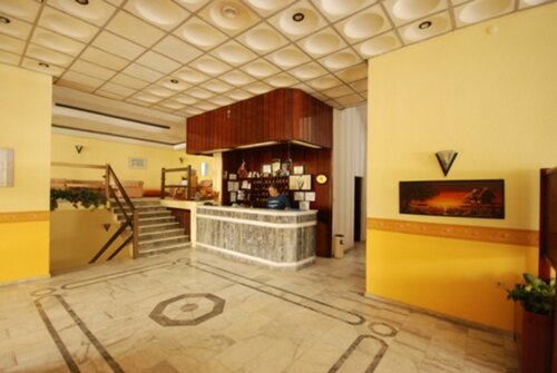 Dias Hotel, Забронировать Отель Отели Кушадасы с питанием, рядом с Kusadasi Grand Bazaar, Пансион