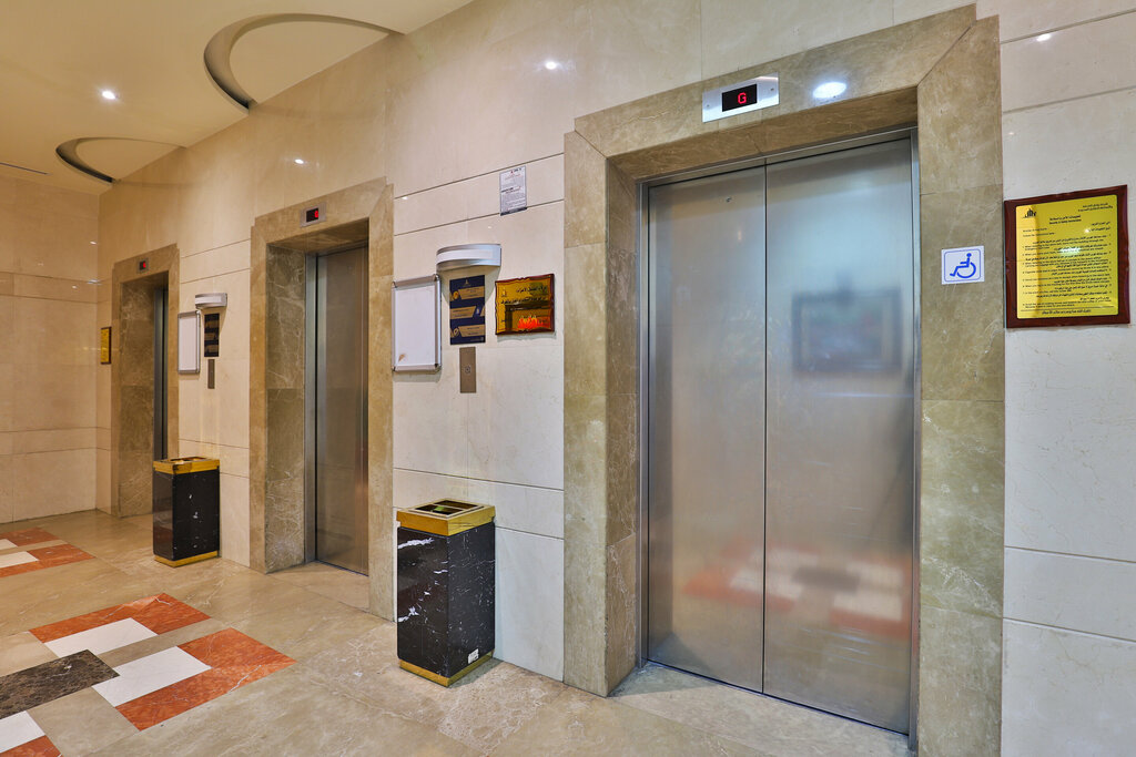 ‪oyo 372 Nawazi Watheer Hotel‬