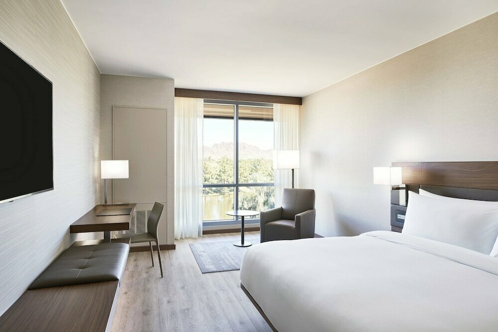 Ac Hotel by Marriott Phoenix Biltmore