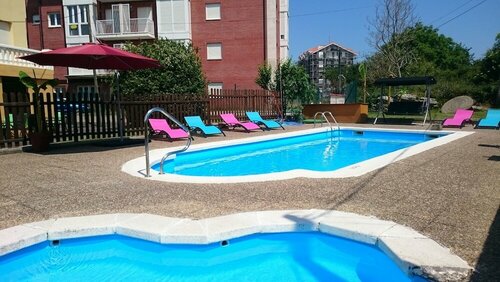 Hotel Azcona, Забронировать Отель Ноха Cantabria Coast, рядом с Playa de los Barcos