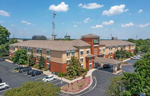 Extended Stay America Suites - Newark - Woodbridge, Забронировать Отель Отели Нью-Джерси с парковкой, Парковка