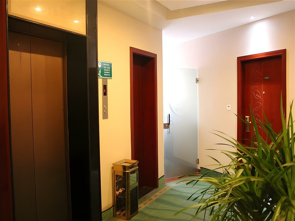 GreenTree Inn Express Hotel