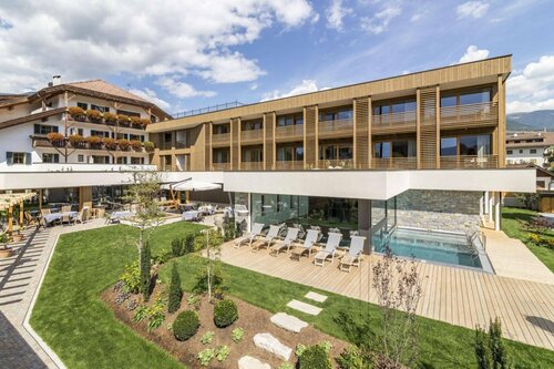 Hotel Restaurant Langgenhof, Забронировать Отель Брунико План-де-Коронес