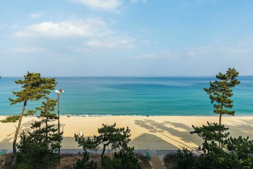 Gyeongpo Soo Hotel, Забронировать Отель Каннын Канвондо, рядом с Мемориальный парк имени Хо Гюн и Хо Нансольхон