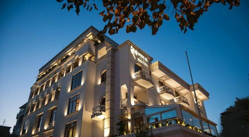 Mondial Hotel, Rezervați Hotel Hoteluri în Tirana County cu parcare, Parcare