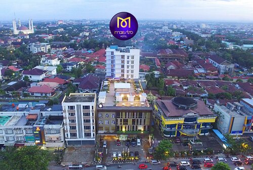 Maestro Hotel Kota Baru, Забронировать Отель Отели Калимантана с бассейном, Бассейн