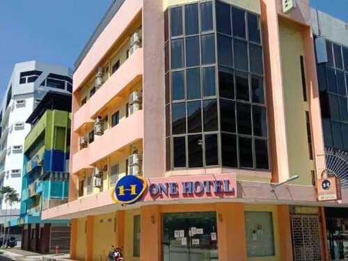 哥打京那巴鲁沙东查亚 M 酒店(M Hotel Sadong Jaya Kota Kinabalu), Забронировать Отель Отели Кота-Кинабалу с парковкой, рядом с Atkinson Clock Tower, Парковка