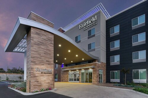 Fairfield Inn & Suites by Marriott Moorpark Ventura County, Varaa Hotelli Hotellit Moorpark pysäköinnillä, Pysäköinti