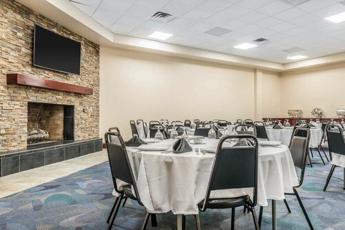 Clarion Inn Belle Vernon, Buchen Sie Hotel Hotels in Pennsylvania mit Pool, Schwimmbad