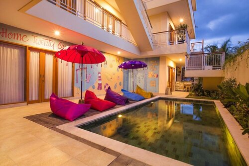 Home 21 Bali, Забронировать Гостевой дом Отели провинции Бали с завтраком, Завтраки