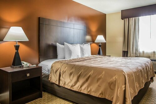 Quality Inn O'Hare Airport, Забронировать Отель Отели Шиллер-Парк с парковкой, Парковка