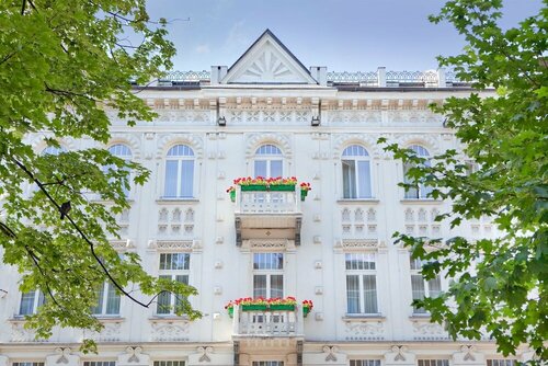 Residence St. Andrews Palace, Забронировать Отель Отели Варшавы с парковкой, рядом с Свентокшиска, Парковка